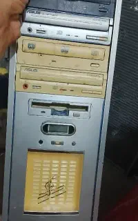 کیس کامپیوتر قدیمی