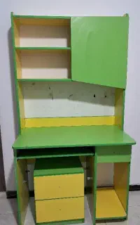 میزتحریروکتابخانه