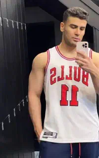 مربی فیتنس و پرورش اندام