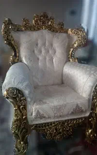 مبل ۷نفره تمیز بدون خط وخش فقط ۱ماه استفاده شده