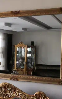 اینه بزرگ ومیزپذیرایی مبلمان