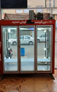 یک عدد یخچال و چرخگوشت قصابی