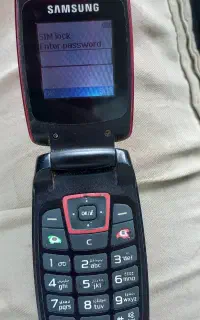 گوشی سامسونگ تاشو با ساعت هوشمند