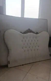 تخت و تشک کارگرده