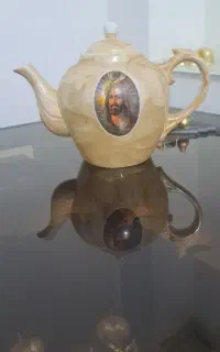 قوری بزرگ مناسب مهمانی کاملا سالم