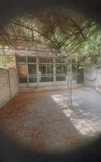 ۲۲۰ متر مستغلات