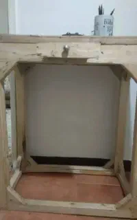 میز چوبی یک متر در یک متر