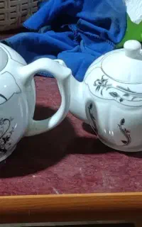 قوری و نعلبکی