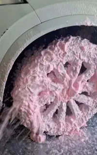کف رنگی شامپو