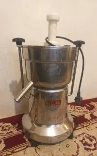 آبمیوه گیری هلال