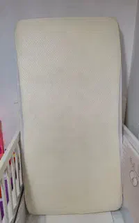 تشک کودک در حد نو و تمیز