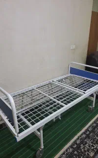 تخت بیمارستانی