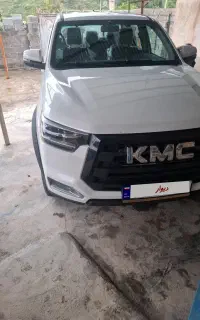 اجاره خودرو کی ام سی تی 8