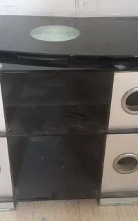 میزتلوزیون شیشه ای