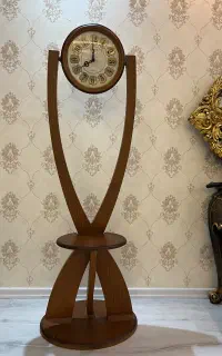 ساعت ایستاده