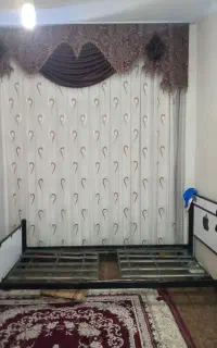 تخت فلزی تمیز