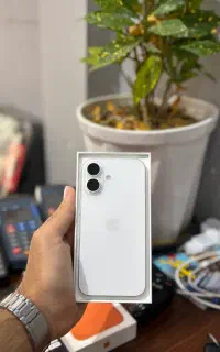 iPhone 16 normal