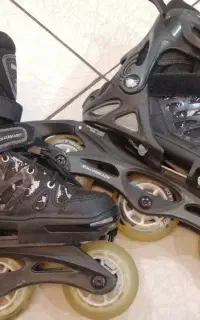 اسکیت rollerblade سایز ۳۴ تا ۳۶ قابل تنظیم