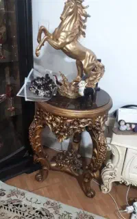 مجسمه سالم زیبا کناره مبلمان وپذیرای