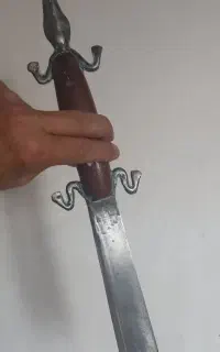 شمشیر کهنه و برنده
