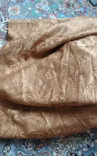 پارچه طلایی رنگ