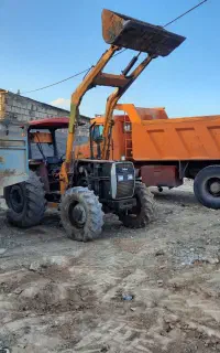 خدمات بارگیری مصالح حمل بار ماسه و....با بیل لودر