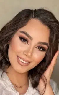 پک ویژه میکاپ با موی کرلی فقط ۶۹۵