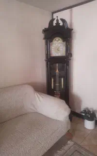 ساعت و آباژور ایستاده