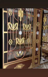 رنگ آمیزساختمان در وپنجره