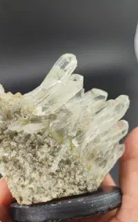 کلاستر کوارتز ویترینی (پر از بلور و کلکسیونی)