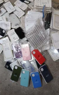 تعدادی قاب گوشی آیفون ۱۴