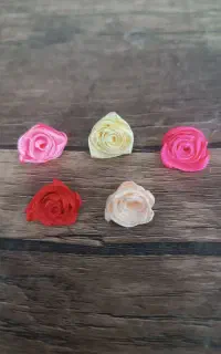 شکوفه تزئینی با روبان