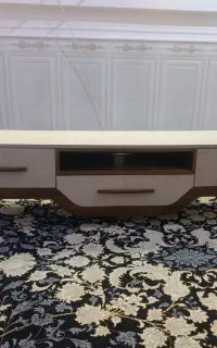 میز تلویزیون نو و تخت اهنی