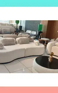 مبل راحتی نرم و خوش‌نشین با ظاهر لوکس و مدرن