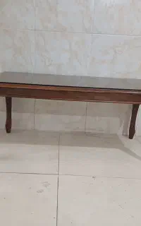میز عسلی همراه با شیشه دودی