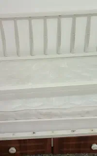 تخت  تاب  میز