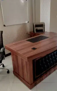 میز مدیریتی، مبلمان اداری