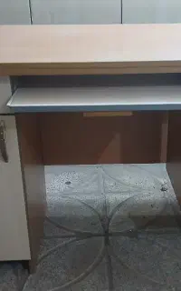 میز کامپیوتر سالم
