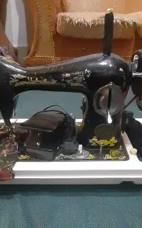 چرخ خیاطی بهمراه دینام برقی