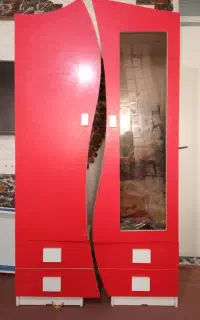 تخت وکمی بچه