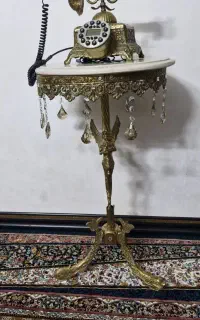 میز وتلفن برنز