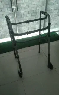 واکر چرخ دار