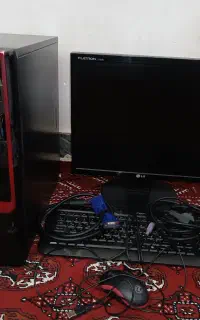 کامپیوتر و تمام وسایل