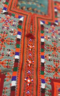 چند تکه از یک لباس گم شده