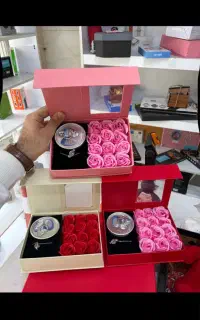 باکس عشق ولنتاین گل رز معطر به همراه گردنبند عشق م
