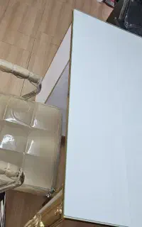 نیازمند همکاری ناخنکار و مژه کار همراه مشتری