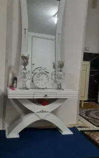 اینه ومیزش باشمعدان ها