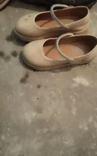 کفشهای قابل استفاده کودکانه و بزرگسال