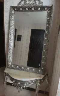 آیینه و میز