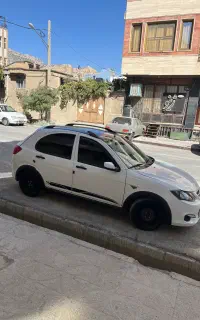 کوئیکR سفید سقف مشکی برج ۱۲ ۱۴۰۲